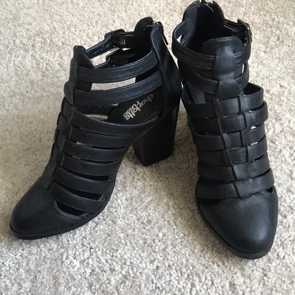 Charlotte Russe Black Chunky Heel Booties - Picture 2 of 5
